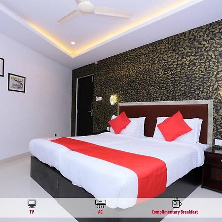 Capital O 61059 Green Life Otel Kochi Dış mekan fotoğraf