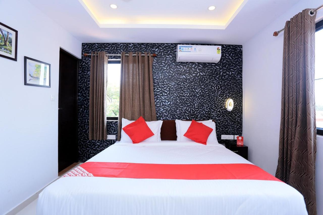 Capital O 61059 Green Life Otel Kochi Dış mekan fotoğraf