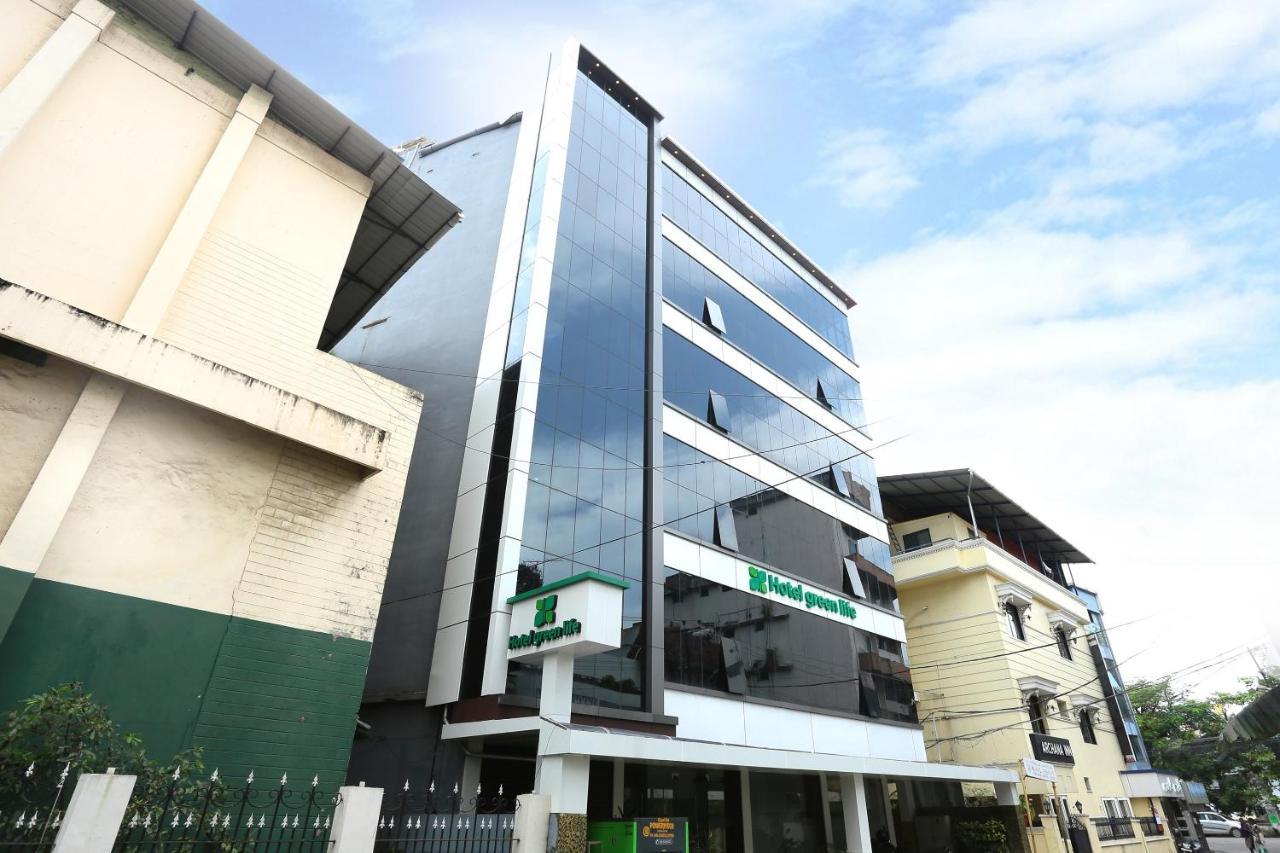 Capital O 61059 Green Life Otel Kochi Dış mekan fotoğraf